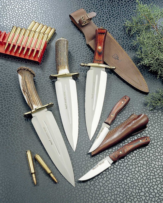 CUTCO Gut Hook Hunting Knife with Leather Sheath  