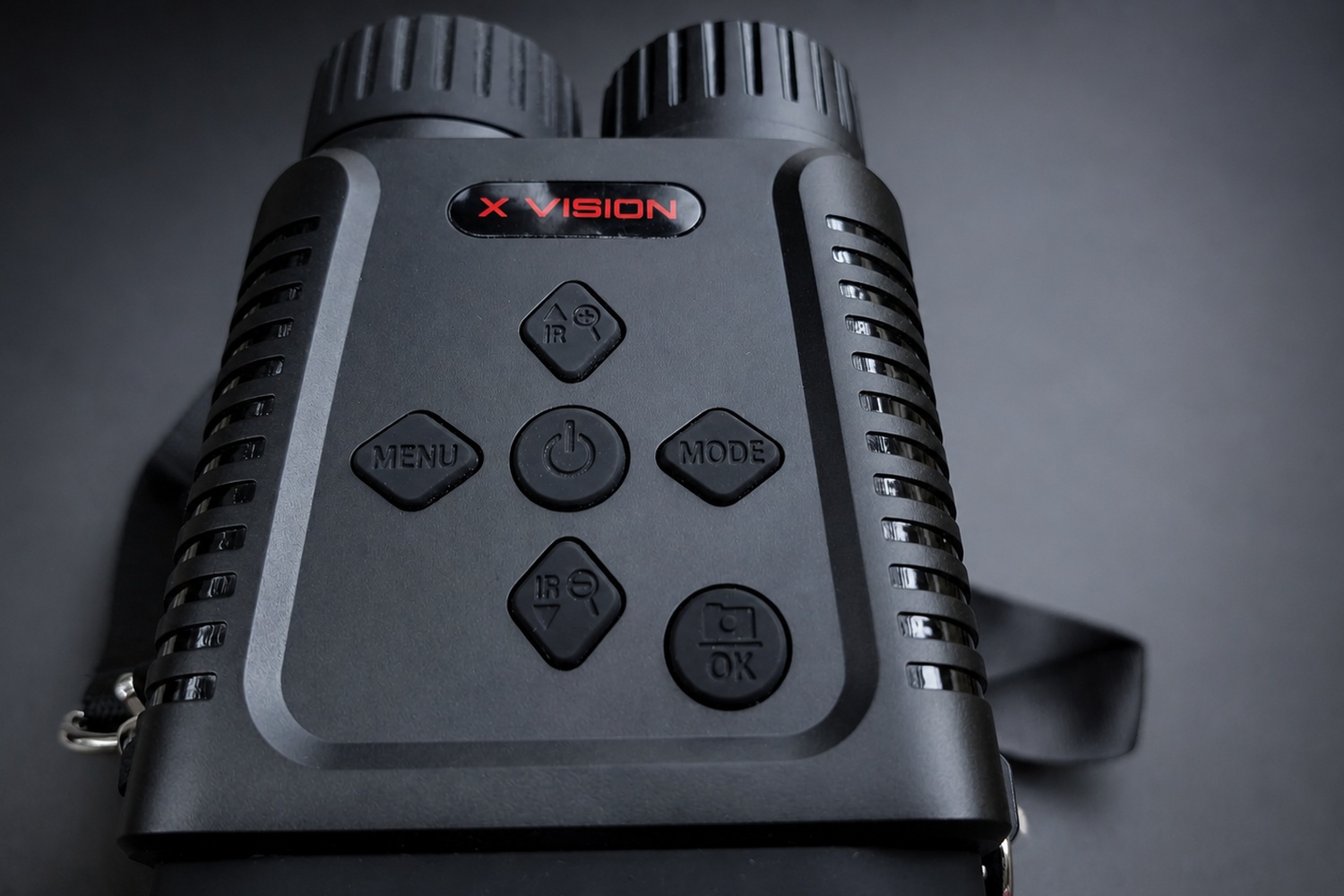 X-Vision Shadow MNV 100 controls and eyepiece macro