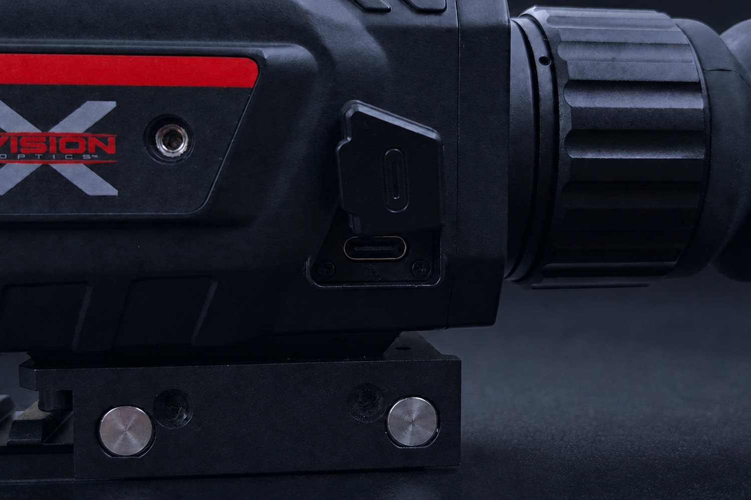 X-Vision Impact 150 objective and body detail